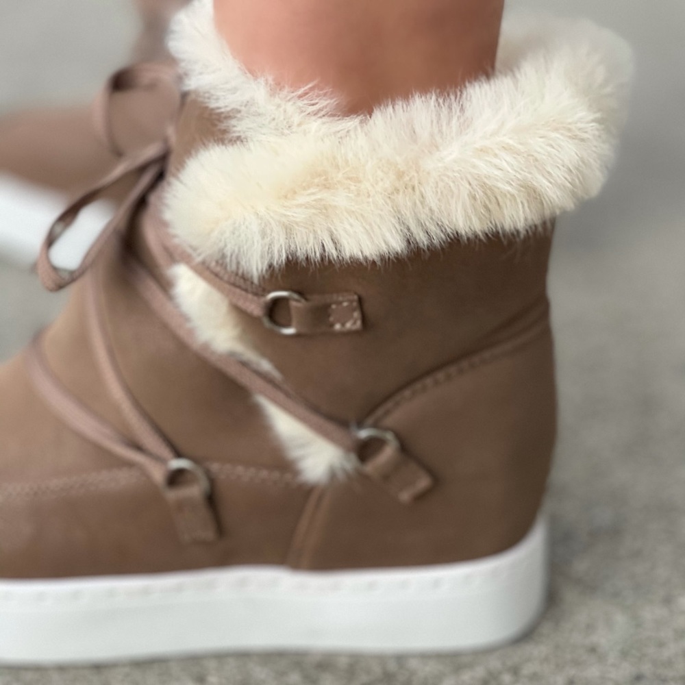 Cozy Wedge Sneaker Tan - Picture 6 of 8